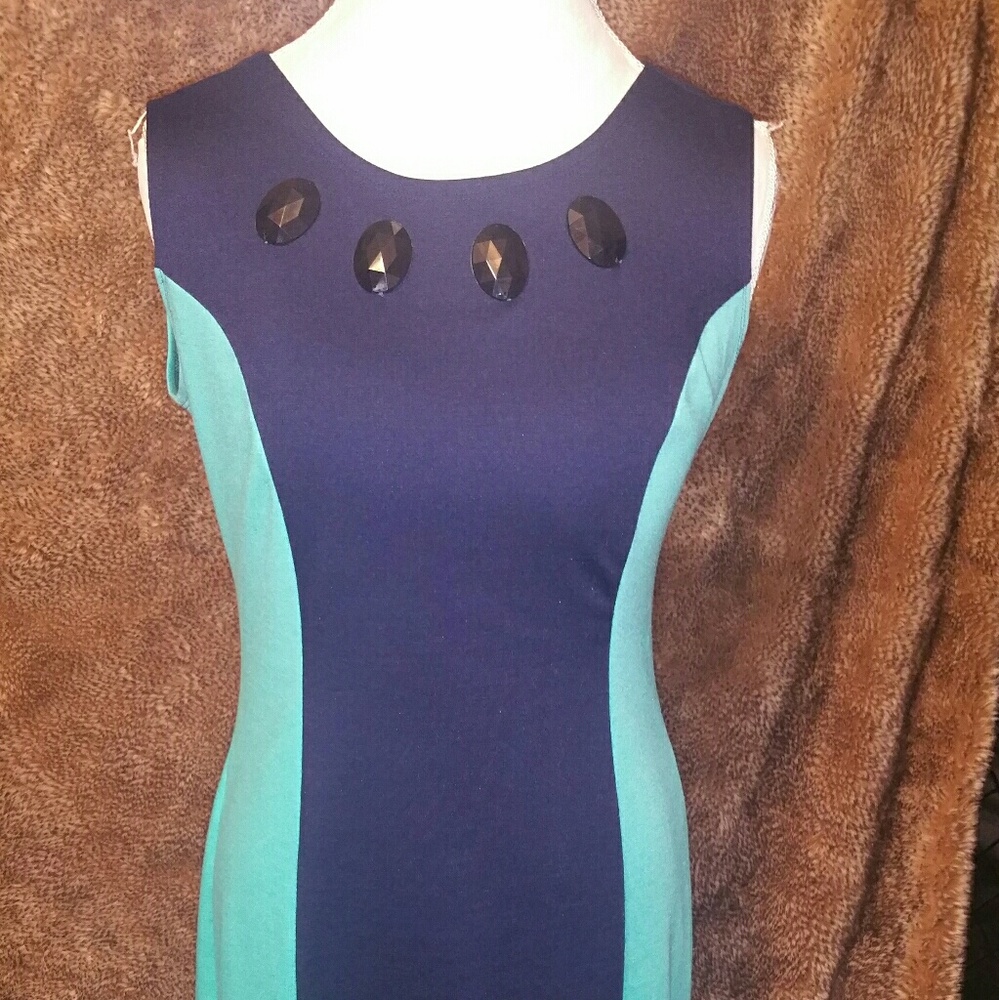 EN  FOCUS  Studio sleeveless dress colorblock